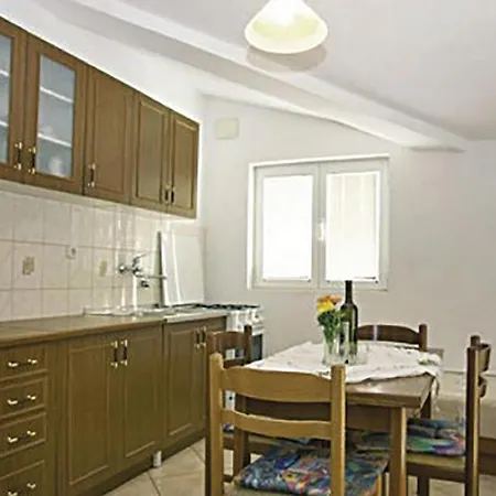 Cozy In With Kitchen * Jadrtovac
